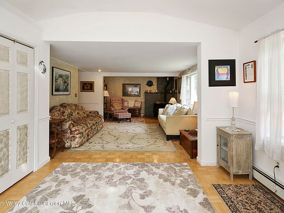 5th image of 44 Rose Hill Road