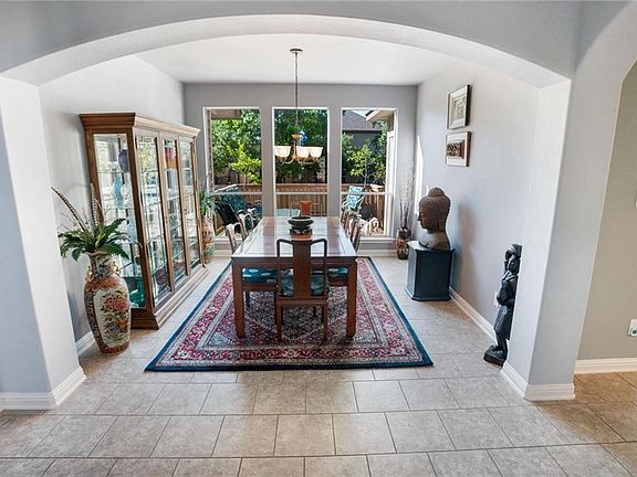 4th image of 412 Atlanta Park Dr