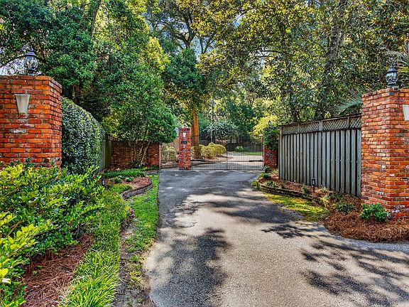 2nd image of 113 Tea Farm Rd