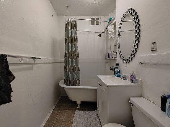 3rd image of 463 Park Dr APT 11