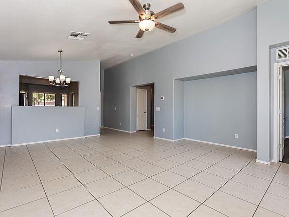 3rd image of 15 W Coral Bean Dr