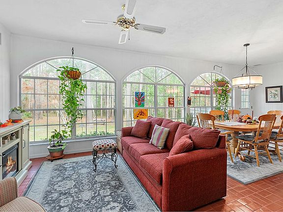 5th image of 4408 Millwood Ln