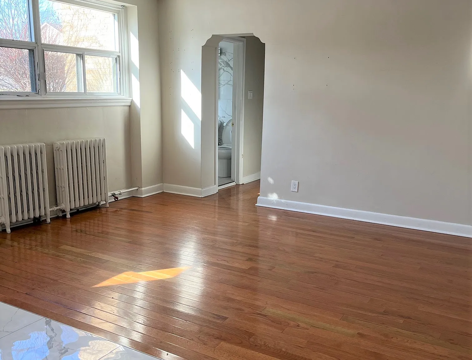 183 Maurice Drive Oakville — Photo 4