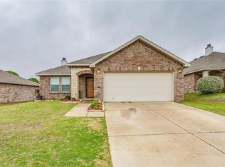 821 Crystal Dr, Burleson, TX 76028