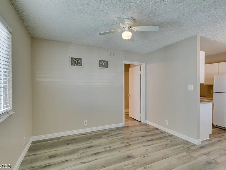 5806 Dodd St #D — Photo 7