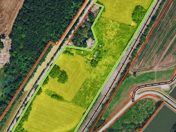 Use 1558 Towpath Rd for GPS . Use Realtor sign for grass driveway.