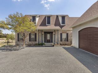 132 Crockett Dr, Kerrville, TX 78028