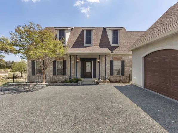 132 Crockett Dr, Kerrville, TX 78028