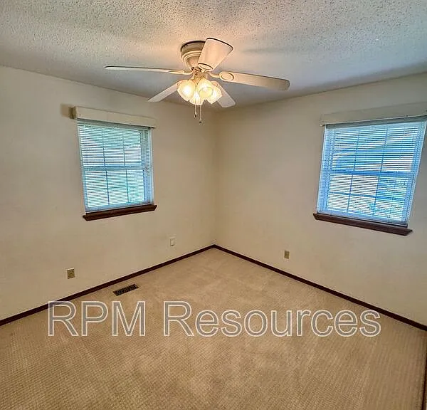405 Walnut Ave — Photo 7