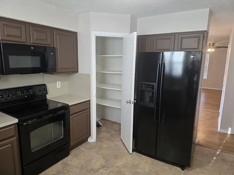 1745 Dynasty Cir — Photo 14