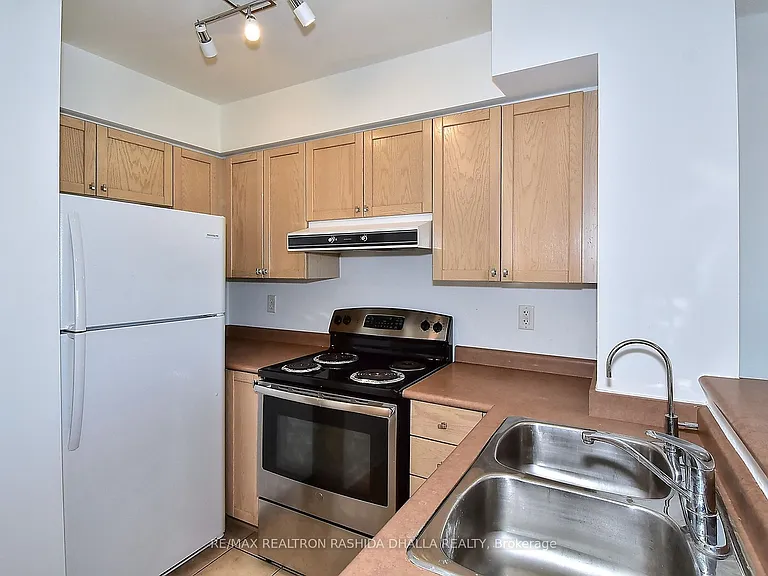 39 Oneida Cres #610 — Photo 20