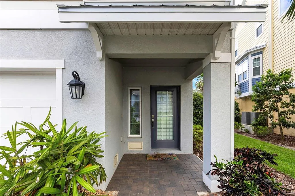 3 bed, 3.0 bath, 2080 sqft, $4,650 — Photo 2