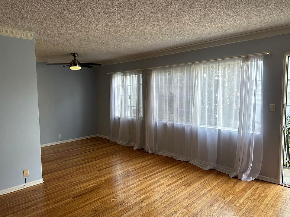 1st image of 3211 S Barrington Ave #C