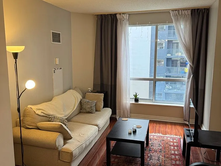 55 Bloor St E #702 — Photo 16