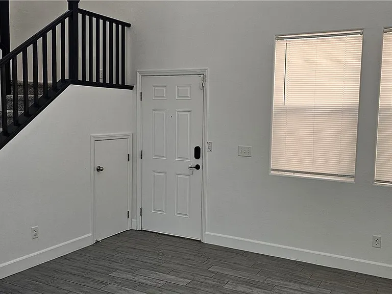 7451 Benlomond Ave — Photo 15
