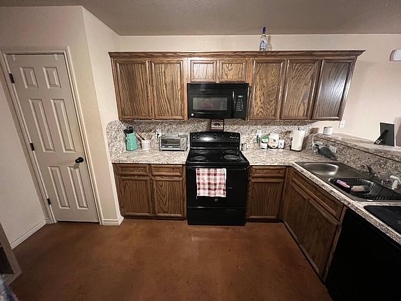 3rd image of 803 S Live Oak St #C