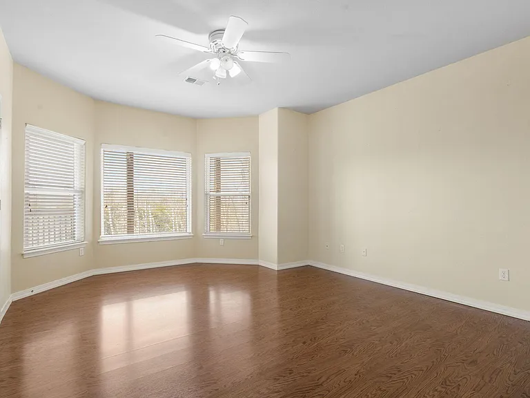 852 Silvercliff Way — Photo 76