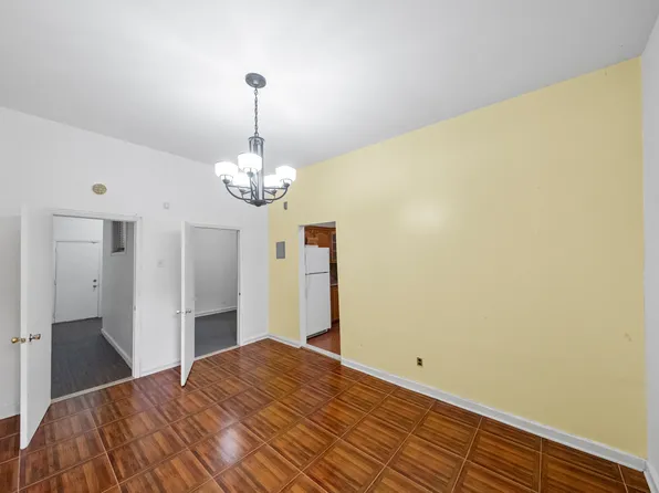 968 Saint Johns Place image 6 of 21