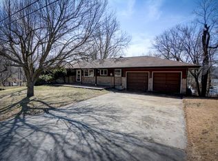 3127 Lake Bluff Dr, Decatur, IL 62521