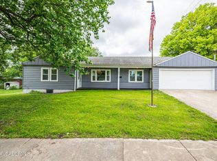 607 S Roache St, California, MO 65018