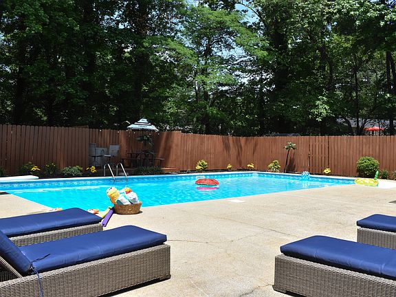 2nd image of 2635 Grant Cir NW