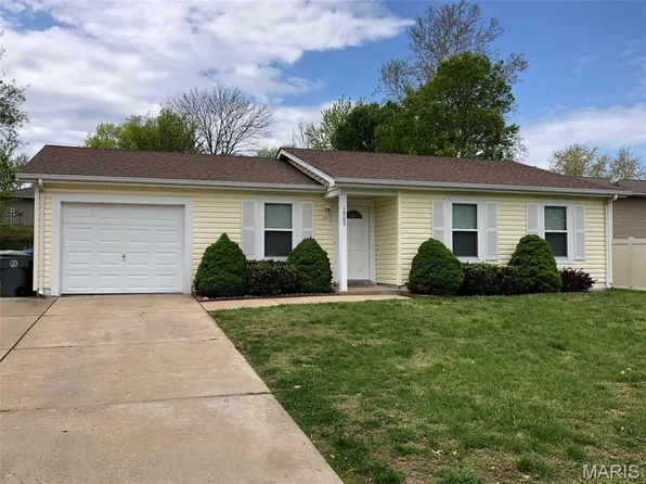 1903 Autumn Hill Dr, O'Fallon, MO 63366