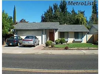 3217 Snyder Ave photo 1