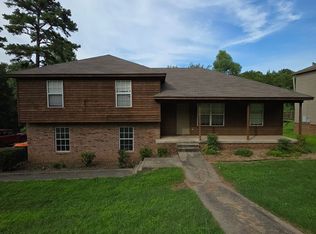 611 Preston Dr, Russellville, AR 72802