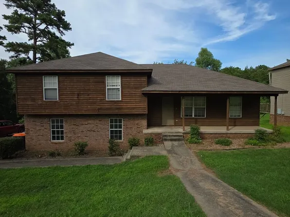 611 Preston Dr, Russellville, AR 72802