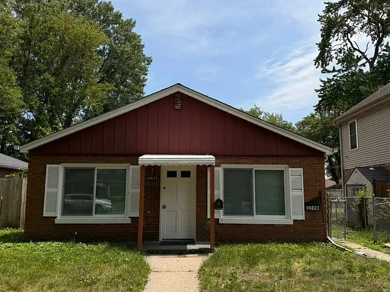 14823 Oak St — Photo 2