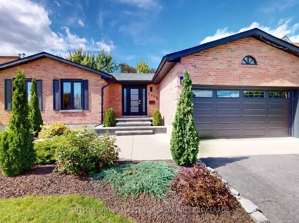 1196 Gladstone Way, Kingston, ON K7P 2J4