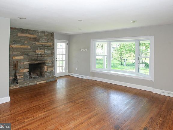 2nd image of 102 Parkway Ave
