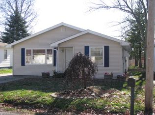 303 W Kagay Ave, Effingham, IL 62401
