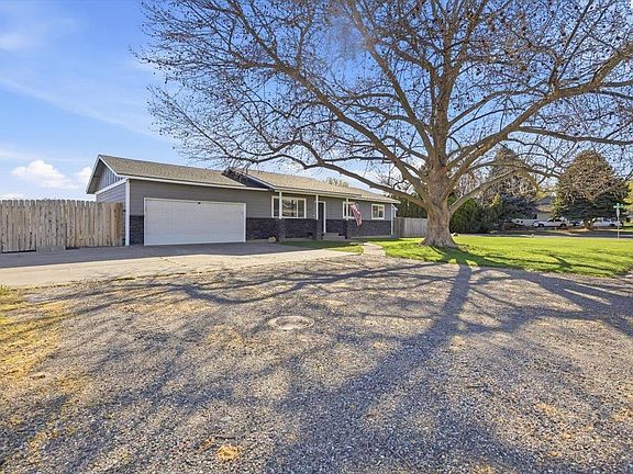 3rd image of 225 Mata Rd