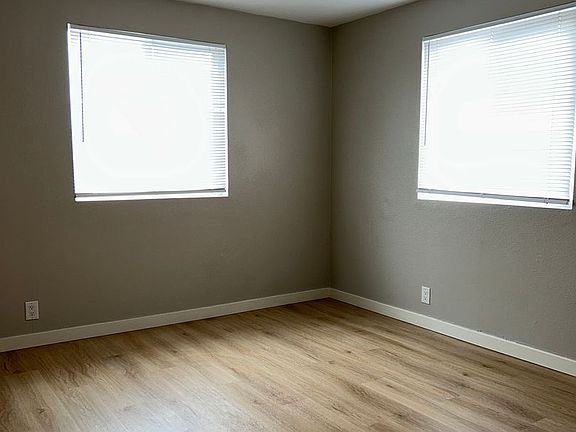 4th image of 111 10th St SE APT 5