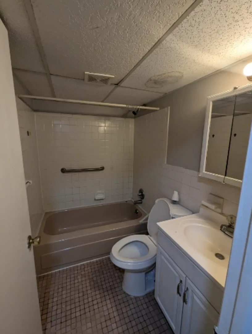 225 W. Chester Pike — Photo 4