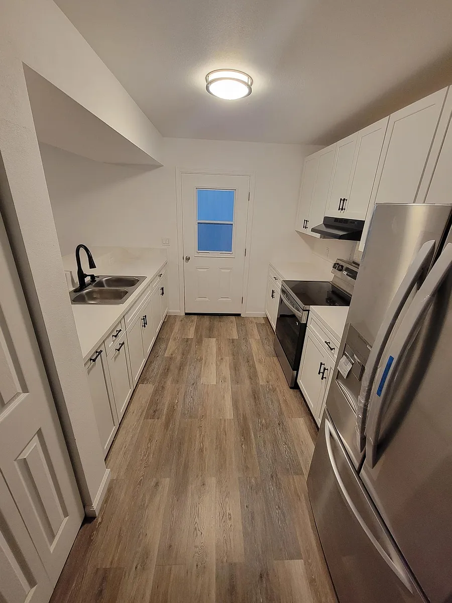 Kitchen - 15th Ave