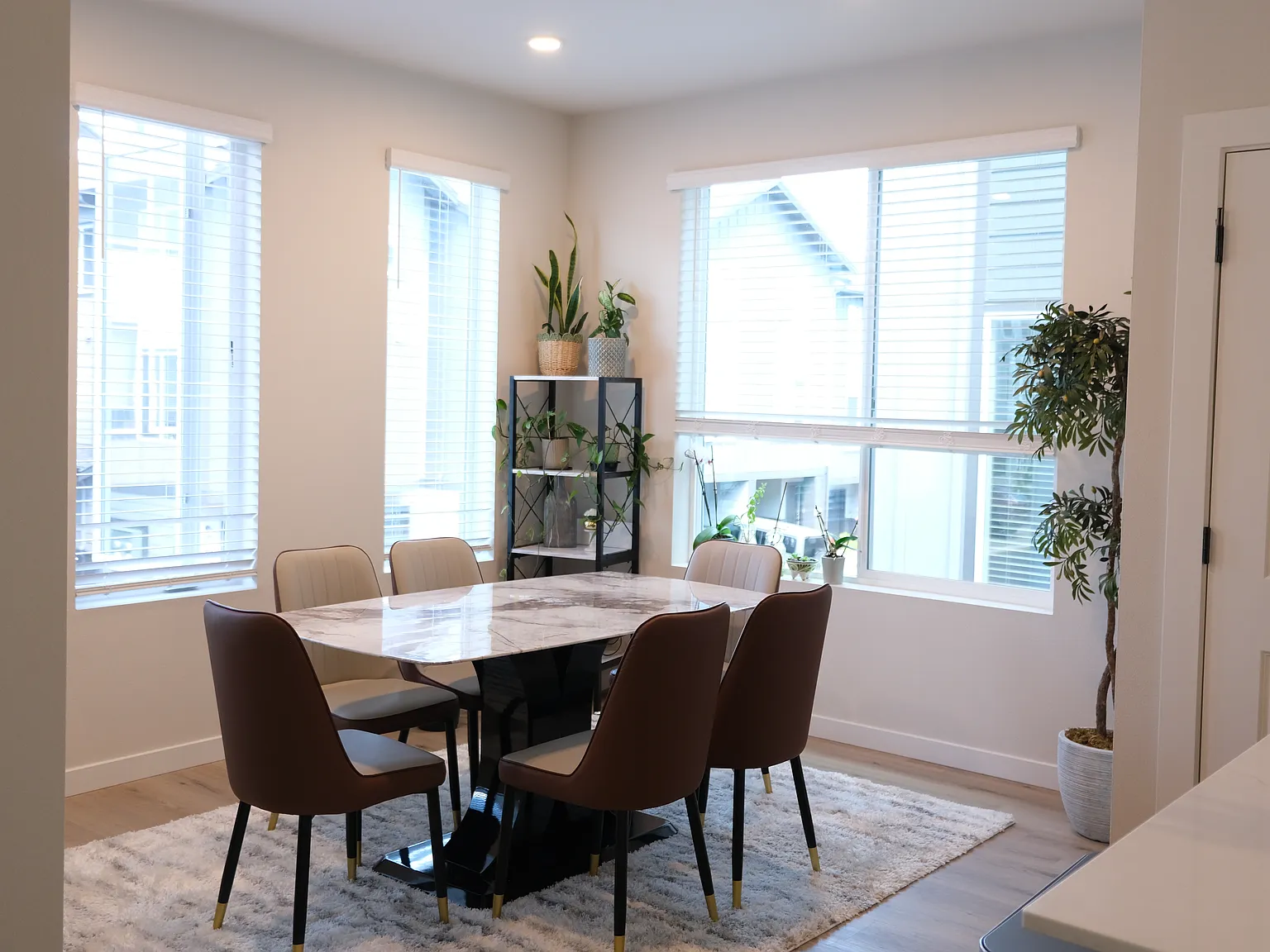 4 bed, 3.5 bath, 1880 sqft, $3,500 — Photo 3