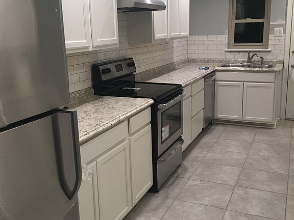 2nd image of 1806 Mariposa Dr