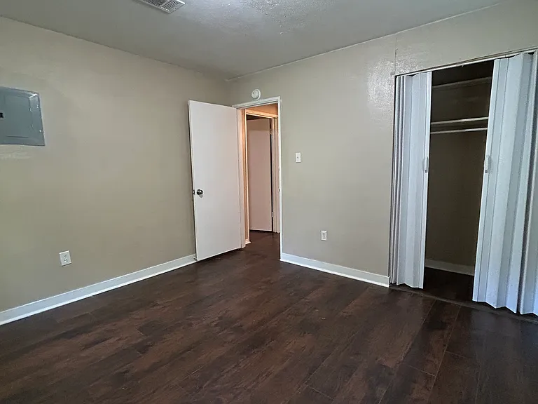920 Woody Dr — Photo 11