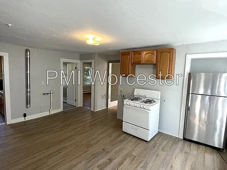 25 Almont Ave — Photo 3