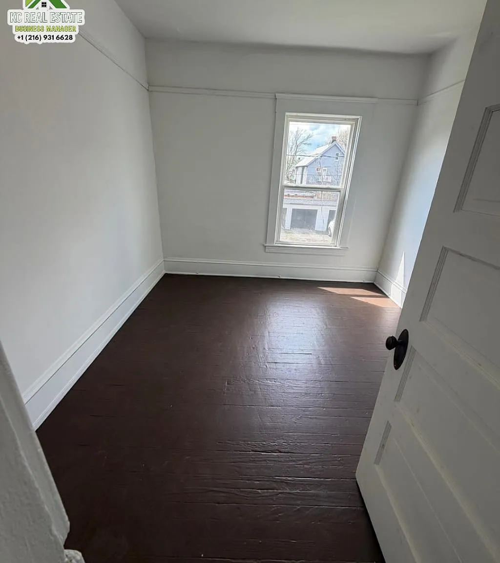 3 bed, 1355 sqft, $1,350 — Photo 2