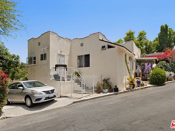 2nd image of 3125 Berkeley Cir