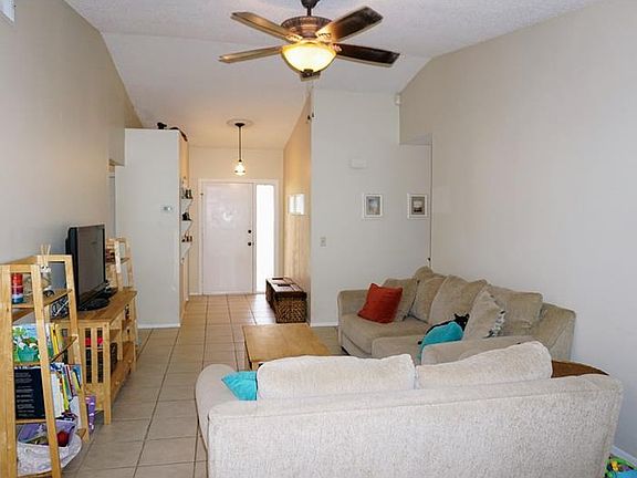 3rd image of 158 Kendale Dr