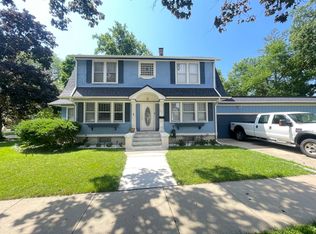 155 Lord St, Elgin, IL 60123