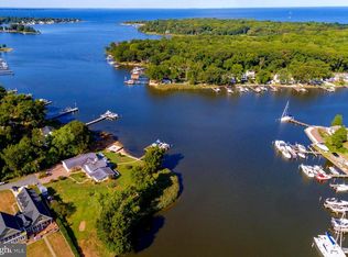 8207 Orchard Point Rd, Pasadena, MD 21122