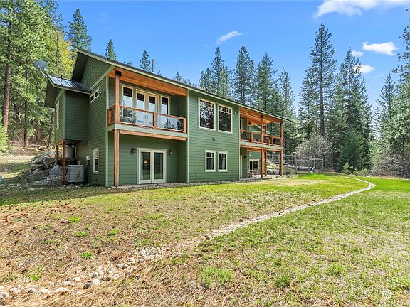 Elegance Defined, Custom Features throughout>