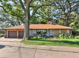 904 Franklin Ave, Council Bluffs, IA 51503