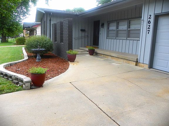 4th image of 2627 S Hiram Ave