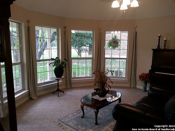 5th image of 2211 W PARHAVEN DR